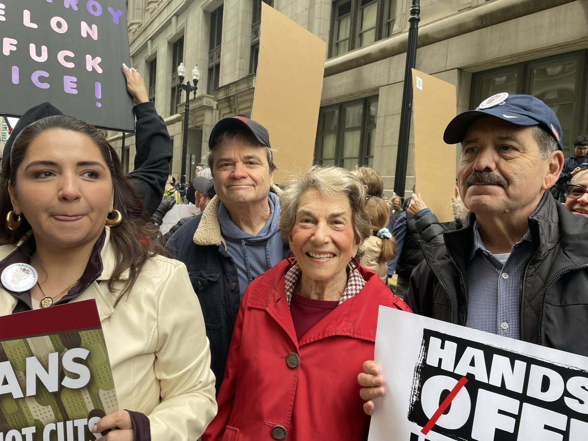 Jan Schakowsky tweet media