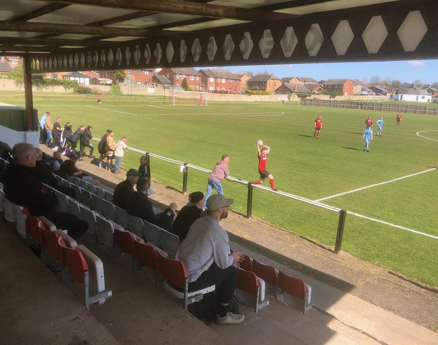 NICO BAINBRIDGE (@gr455hopper) on Twitter photo ⚽️ <a href="/CountySeniorFL/">S&H County Senior League</a> Div 1 {3rd 🆚 2nd}
🔴 <a href="/KivetonParkFC/">Kiveton Park FC</a> 2⃣ {⚽️21' ⚽️26'}
🔵 <a href="/sheffieldunion/">Sheffield Union FC</a> 1⃣ {⚽️81'}
🏟️ Hard Lane 😍
🔝 & just one more point needed for the title! 🤞 ⚽️ <a href="/CountySeniorFL/">S&H County Senior League</a> Div 1 {3rd 🆚 2nd}
🔴 <a href="/KivetonParkFC/">Kiveton Park FC</a> 2⃣ {⚽️21' ⚽️26'}
🔵 <a href="/sheffieldunion/">Sheffield Union FC</a> 1⃣ {⚽️81'}
🏟️ Hard Lane 😍
🔝 & just one more point needed for the title! 🤞