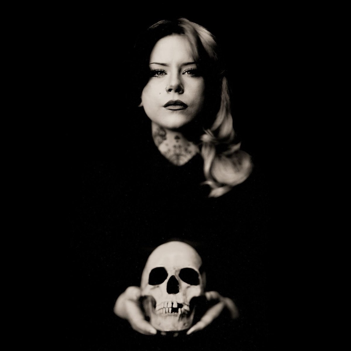 "Beautiful Mortality" with my dear friend Eve Lancaster, captured once again in the historic wet plate collodion process of silver on glass.  Eve and I have created together for over 6 years now.  

Carl Zeiss Tessar 250mm lens, f4.5, 6 seconds of exposure