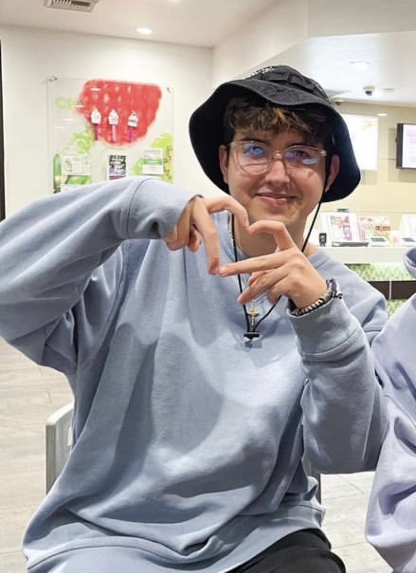 happy birthday to my streamerrr <a href="/capturesca/">Danny</a> wtf you’re 23 that’s INSANE (in my brain you’re still that little 18 year old) danny you’ve made my life better just by being in it, thank you for bringing the light i needed into my life, i love you always and forever headass💙