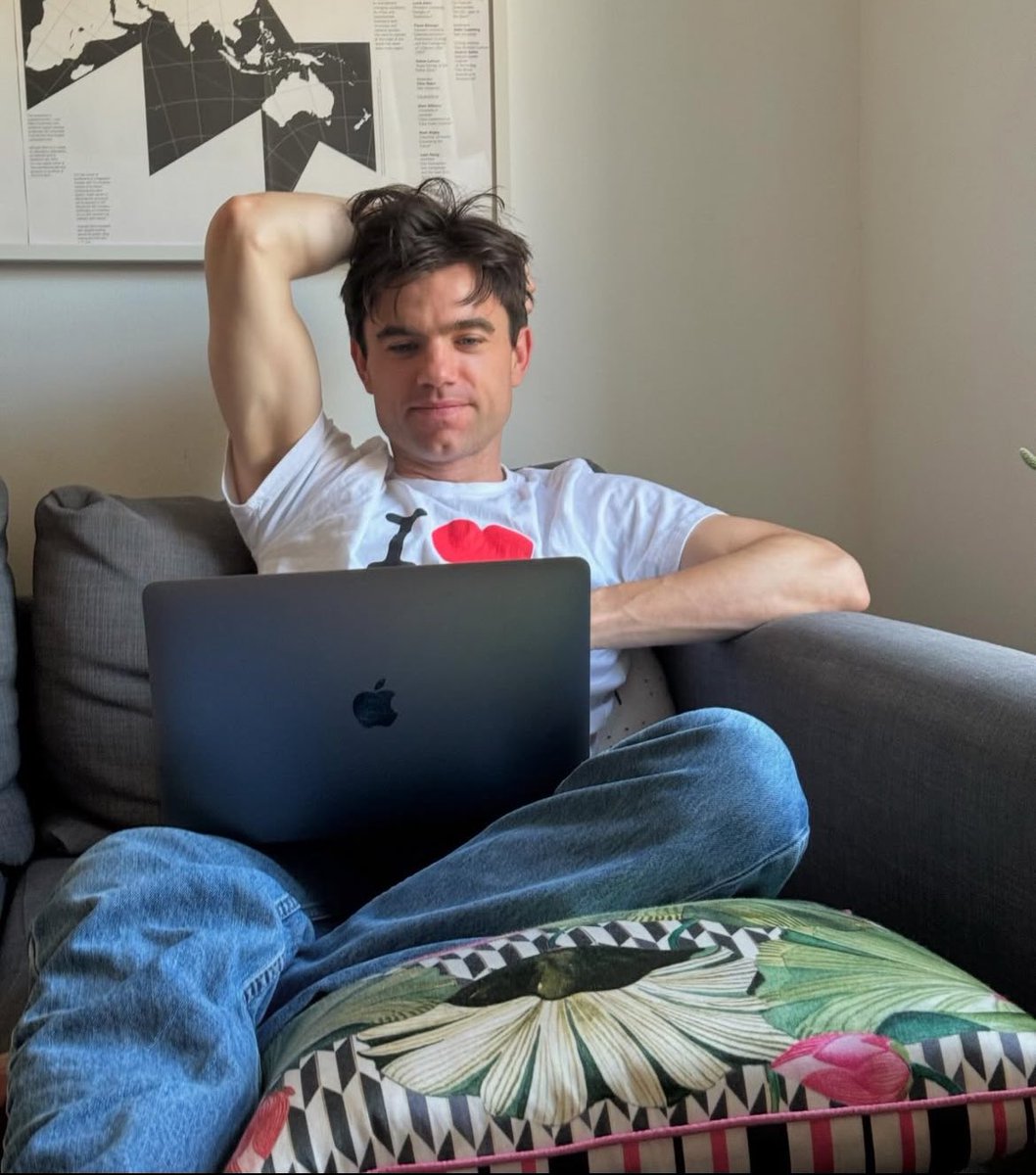 pavlyndon's tweet image. man