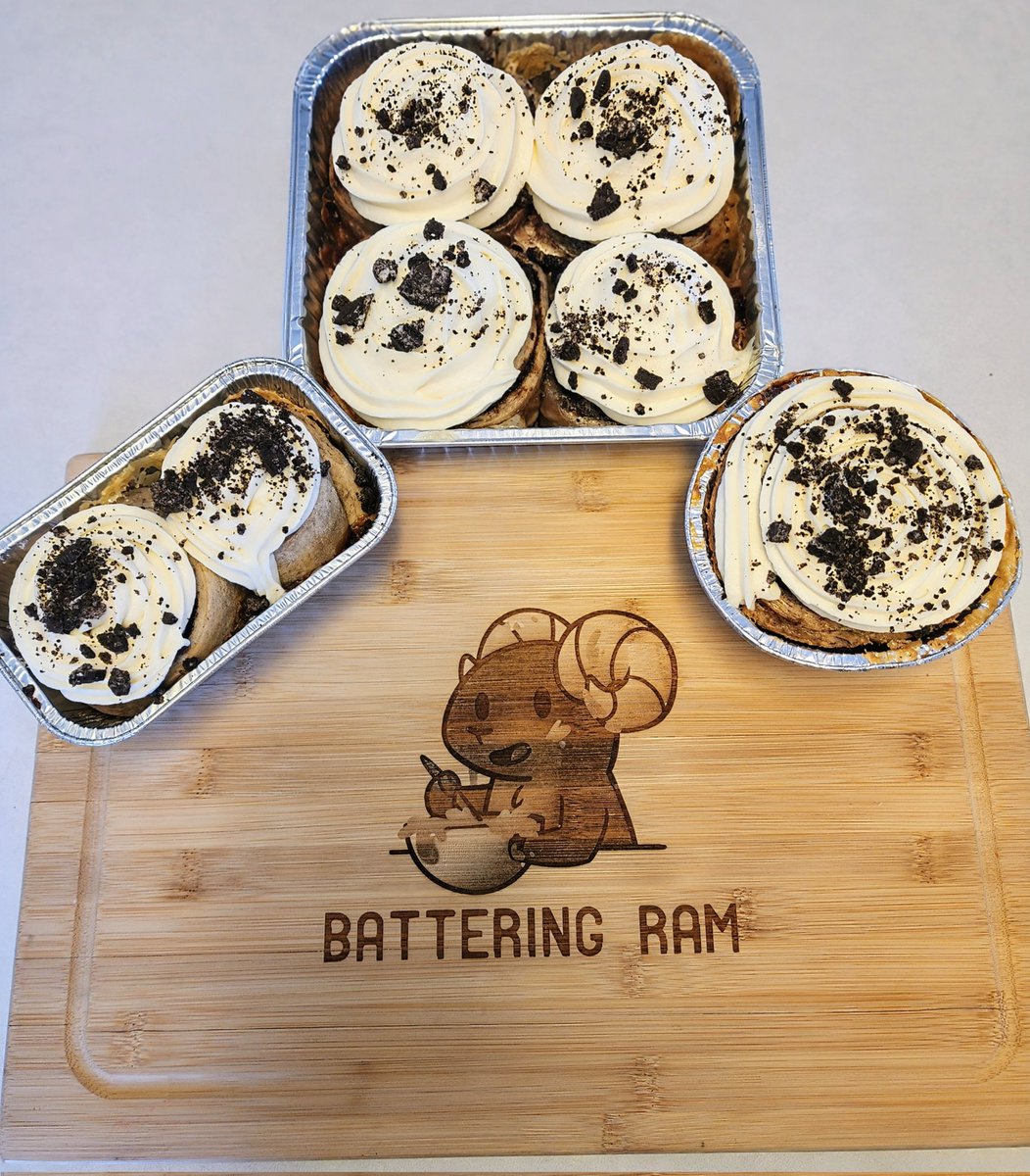 BatteringRams1's tweet photo. Oreos...
Who doesn't love Oreos.. 🥺
But now...
Cinnamon buns...
Put these two heavenly items together and it creates pure heaven in your mouth!! 
#cinnamonbuns #oreocinnamonbuns #homebusiness https://t.co/a58lYOftd4