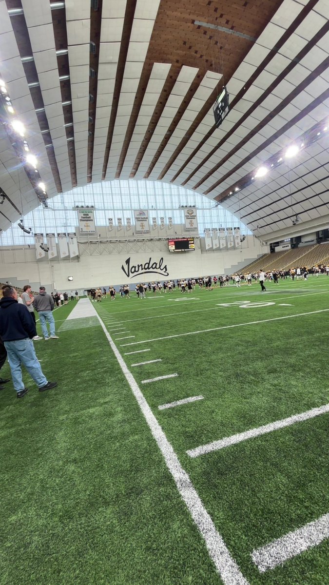 Gage Williams (@gagewill15) on Twitter photo Had a great time at <a href="/VandalFootball/">Idaho Football</a>! Thank you to all the coaches and staff for a great junior day! <a href="/CoachCross2/">Coach Sheldon Cross</a> <a href="/CoachEndsley77/">Loren Endsley</a> <a href="/CoachTFord/">Thomas Ford Jr</a> <a href="/chiawanafb/">Chiawana Football</a> <a href="/Chiawana_RHawks/">Chiawana Sports</a> Had a great time at <a href="/VandalFootball/">Idaho Football</a>! Thank you to all the coaches and staff for a great junior day! <a href="/CoachCross2/">Coach Sheldon Cross</a> <a href="/CoachEndsley77/">Loren Endsley</a> <a href="/CoachTFord/">Thomas Ford Jr</a> <a href="/chiawanafb/">Chiawana Football</a> <a href="/Chiawana_RHawks/">Chiawana Sports</a>