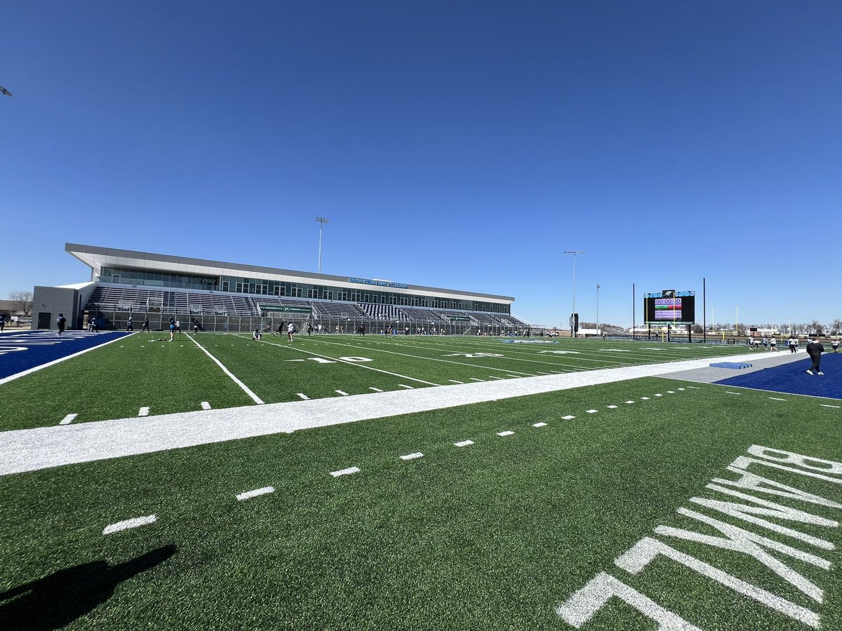 Thanks to <a href="/CoachKibbie/">Coach Kibbie</a> and <a href="/DakSt8Football/">Josh Anderson 🇺🇸</a> for having me out for a facility tour and to watch practice!!!
<a href="/NWahlScouting/">Nate Wahl</a>