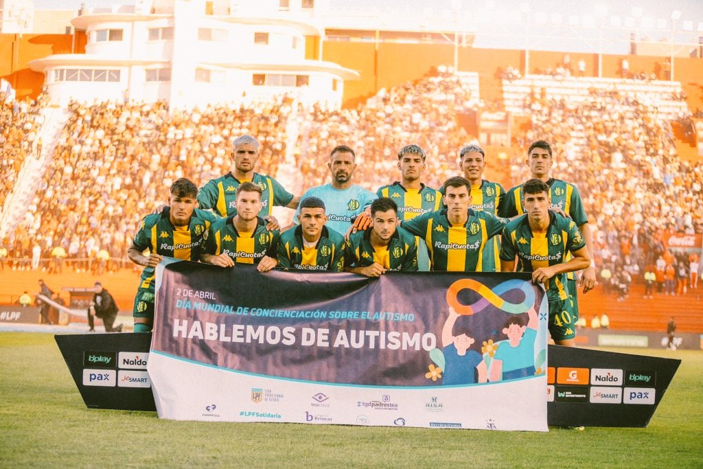 PUNTAZO DE ORO frente al puntero e invicto,GRAN PARTIDO DE ALDOSIVI, hay que ajustar cosas en defensa pero se nota un Aldosivi distinto,jugando así vamos a ganar más de lo que se va a perder 🔰⚔💪

ESFUERZO, SACRIFICIO Y HUEVOS que esto sigue