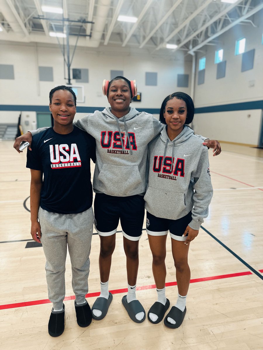 🖤❤️✖️🇺🇸🏀

⛹🏽‍♀️: <a href="/arirobinson_/">Arianna Robinson</a> @Love2ball15 <a href="/TheballerJaz/">Jazman Bailey TRUE 2027</a>