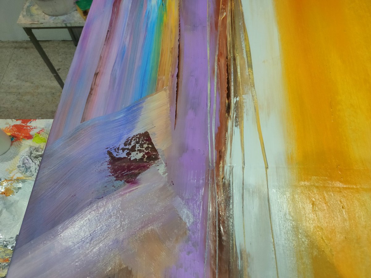 Re-working this old painting. I'm 
trying out new styles and techniques. 
Always be brave and have fun with Art, experiment and evolve your own style, never stay stuck! 🙂 🖌️#abstractart