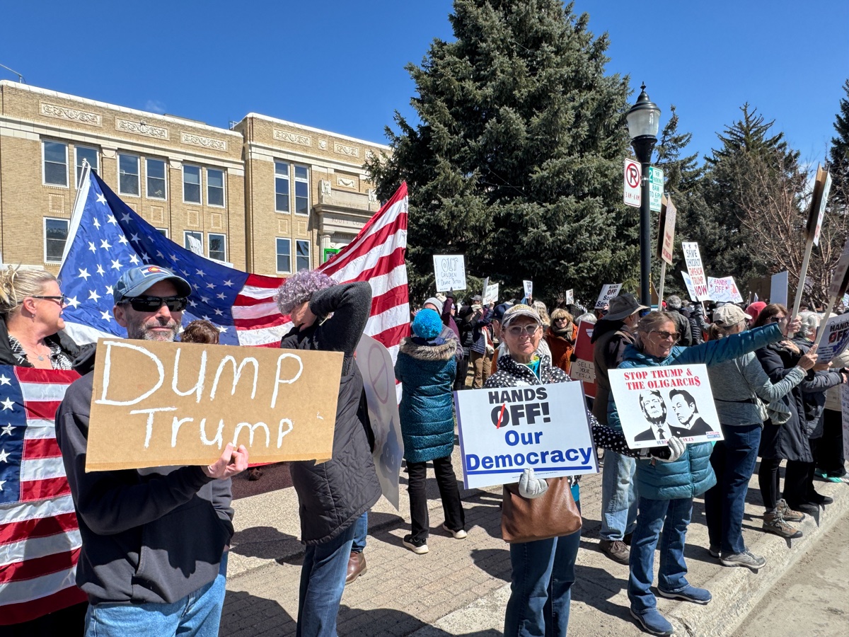 karendesjardin's tweet image. Great turnout in Steamboat Springs, CO today for Hands Off rally #HandsOff2025 #April5protest