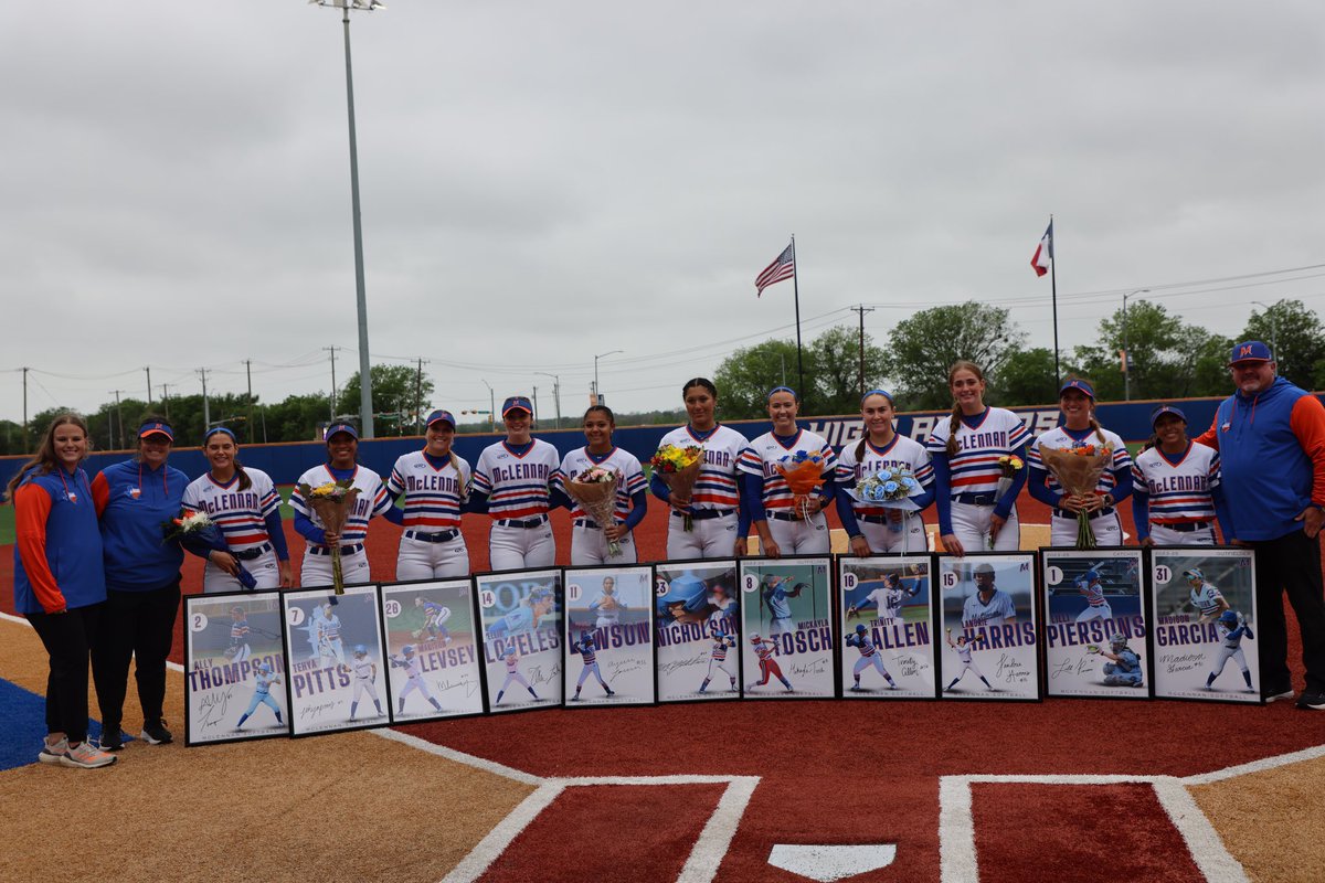 Today, we celebrated our sophomores! 🧡💙 #faMily #DreamBigActBigBeBig