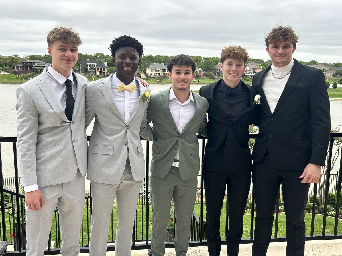 Heritage Elementary Boys ❤️<a href="/maxsont/">Heritage ES</a>  Senior Prom