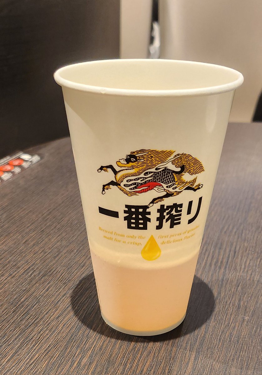 年1or2しか飛行機乗らないからここぞとばかりにプレミアムラウンジを使い倒すヲタク