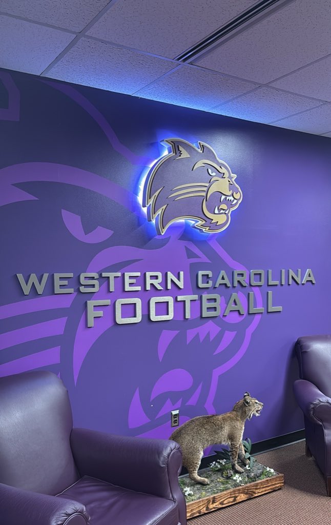 PeterLundstromm's tweet image. Had a great time visiting @CatamountsFB today
Watching the Spring Game and getting to know the coaches !