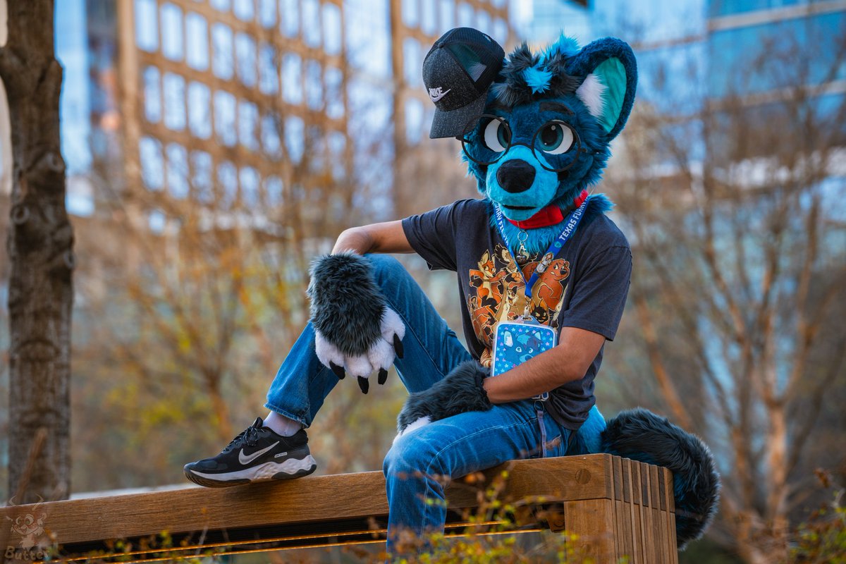 butteerr's tweet image. March Klyde Warren Park Furmeet!
#DFWFurs #KWPFM #Furry