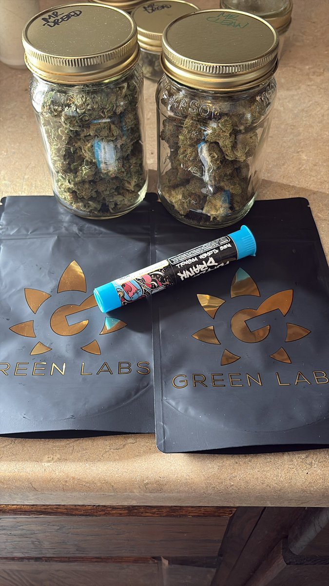 ItsMerkinSeason's tweet photo. Just doing 420 things on Easter @GreenLabsMi @dutchtouchgen https://t.co/J6rYN6o8He