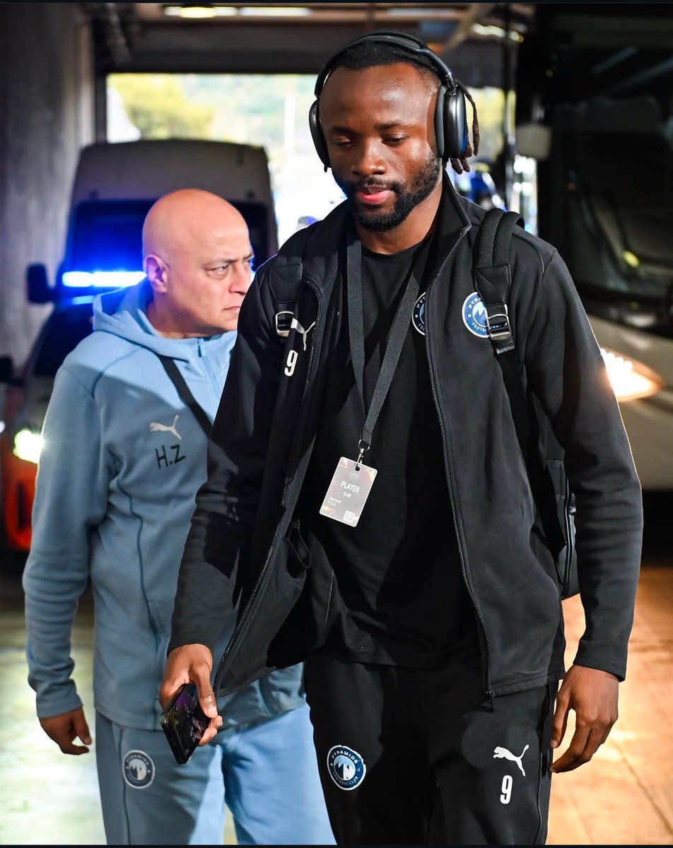 fistonmayele9's tweet image. Demi finale allez champions league 🩵🤍🙌🏿