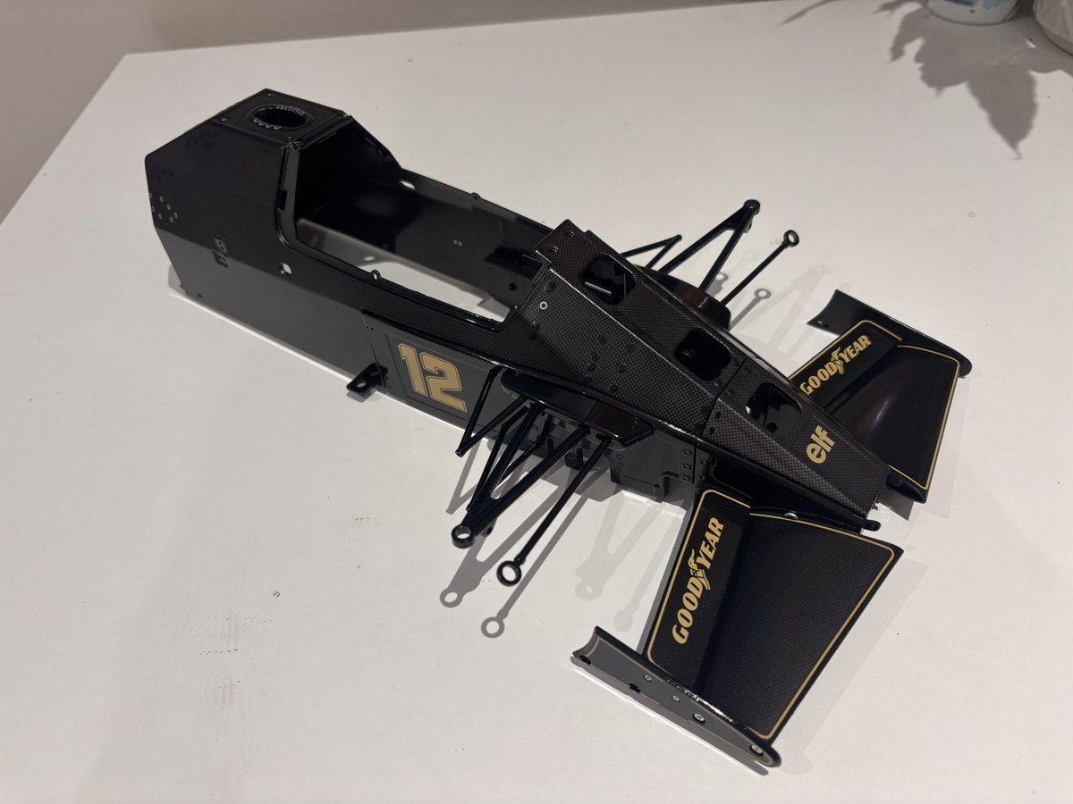 MrGrantMcLean's tweet image. Slowly but surely, the huge 1:8 Lotus 97T is coming together. Still got a fair bit to go, however the detail is insane! 
.
.
#lotus #modelcollection #deagostini #largescale #hobby