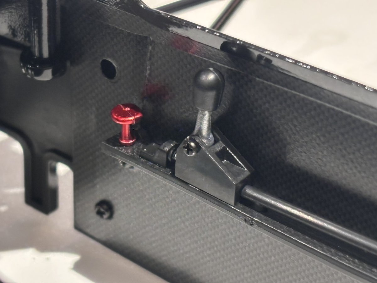 MrGrantMcLean's tweet image. Slowly but surely, the huge 1:8 Lotus 97T is coming together. Still got a fair bit to go, however the detail is insane! 
.
.
#lotus #modelcollection #deagostini #largescale #hobby