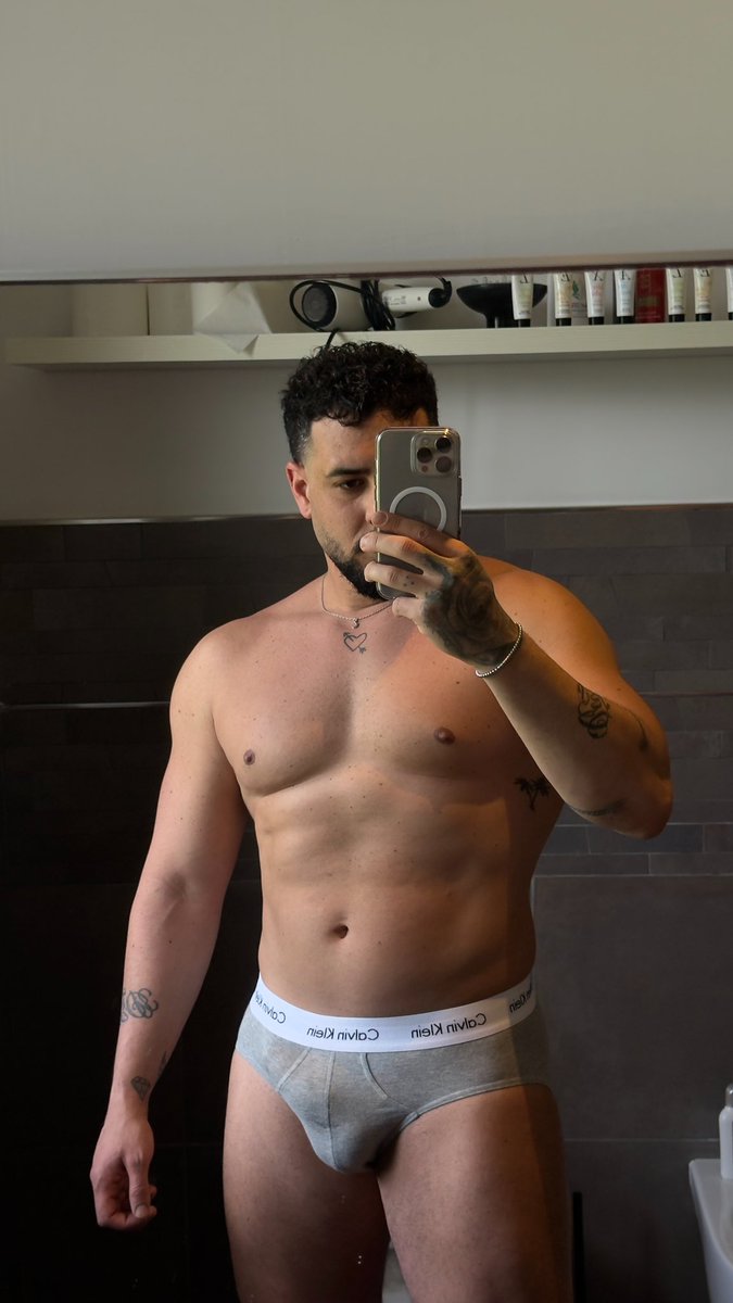 peppanize_'s tweet photo. Buona Pasqua 😏💪🏻💦 https://t.co/b49B7Serpb