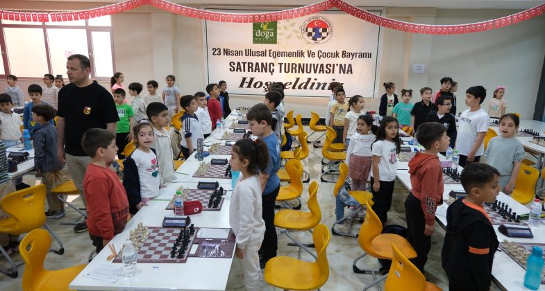 Detaylar: hedef2023gazete.com/2025/04/20/hat…
“HATAY DOĞA KOLEJİ’NDE 23 NİSAN SATRANÇ TURNUVASI COŞKUSU”
Hatay Doğa Koleji’nin ev sahipliğinde, <a href="/TurkishChess/">Türkiye Satranç Federasyonumsu</a>  iş birliğiyle düzenlenen 23 Nisan Satranç Turnuvası coşkuyla başladı. <a href="/hataydogakolej/">HATAY DOĞA KOLEJİ</a> <a href="/Talipkolglu/">Talip Köleoğlu</a> <a href="/ISMAIL_SARAC/">İSMAİL SARAÇ 🇹🇷</a>