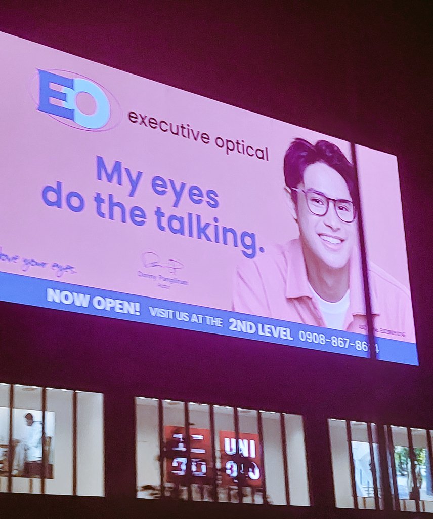 james_bontuyan's tweet photo. Last night Black Saturday

@UNIQLOPH and Executive Optical
📍SM J Mall A.S Fortuna Mandaue
@SunLifePH billboard📍Mactan Mandaue Road

#DonnyPangilinan @donnypangilinan
#Uniqlo #ExecutiveOptical
#SunLifePH https://t.co/7o4Da0zo2F