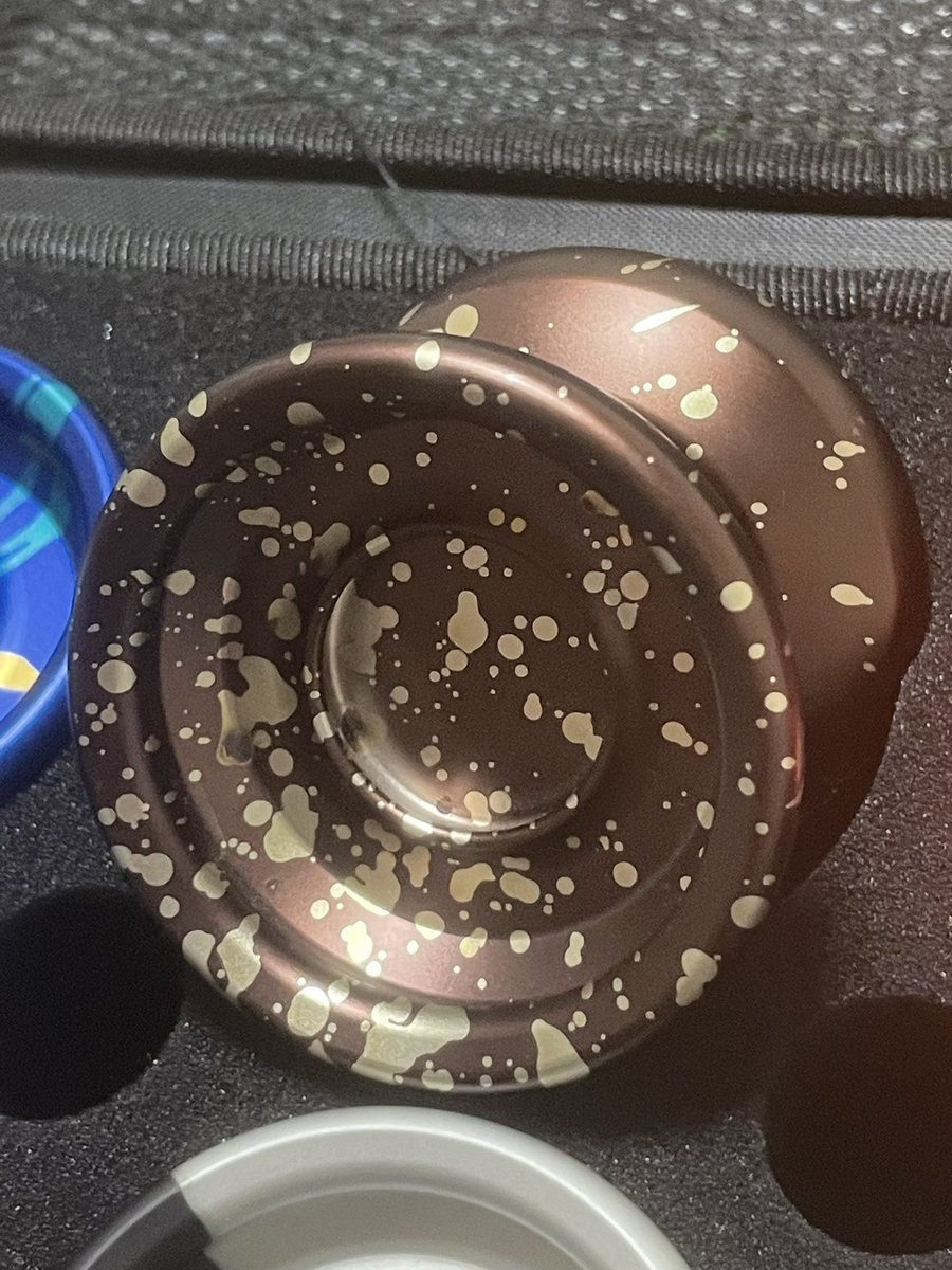 shutter_krownst's tweet image. #シャッター系
#gentrystein
#yoyofactory

このブラウンスプラッシュカラーのシャッターが、いつどのタイミングで出たのか不明なので知りたいのですが…
どなたか知っている方はいらっしゃいませんか〜？