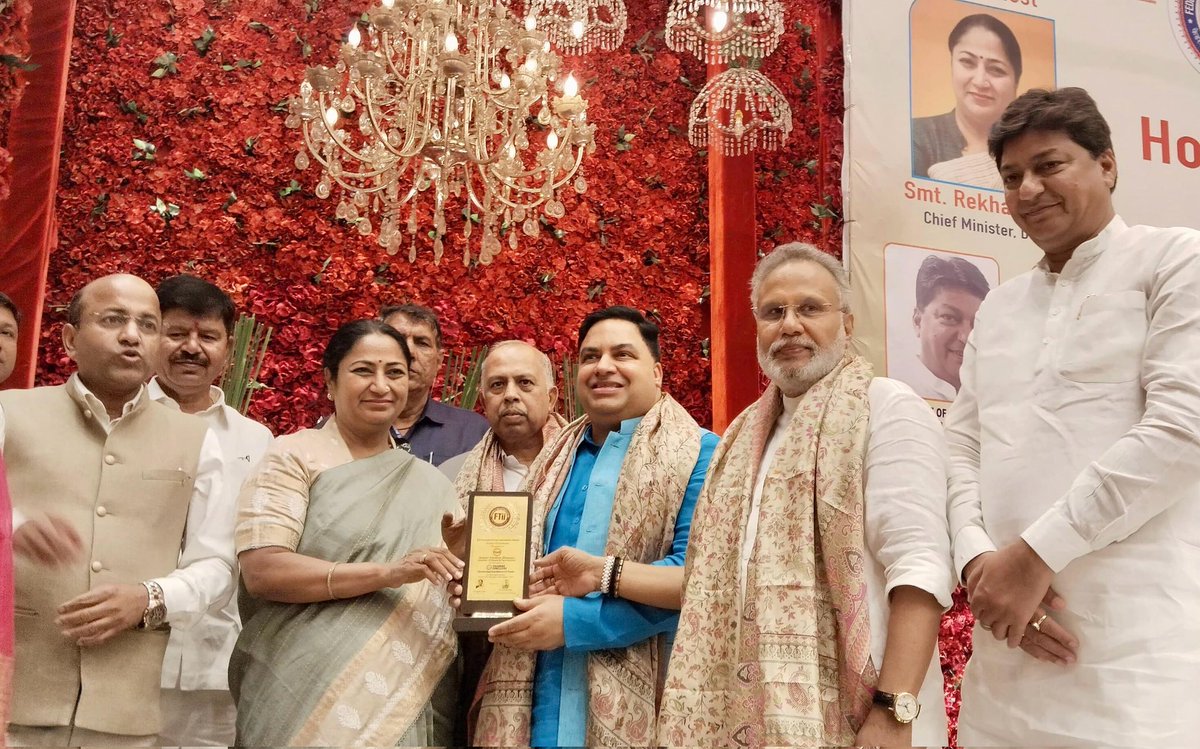 AshokGoelBJP's tweet photo. Had the privilege of attending the ‘Traders Conclave’ organized by the Federation of Trade and Industry of India (FTII) in the esteemed presence of Delhi CM, Mrs. @gupta_rekha, and Chairman of the National Traders Welfare Board, Mr. @SunilSinghiIND.
#FTII #TradersConclave https://t.co/ja7TQOKMaZ