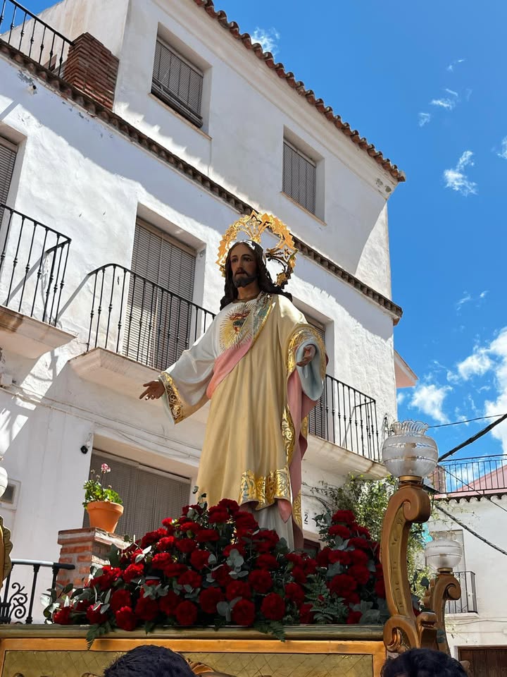AxarquiaPlus's tweet photo. Domingo de Resurrección en Sayalonga. Fotos enviadas por el #ReporteroPlus
Jose Parra Extremera.
#AxarquiaPlus #Axarquia #Sayalonga #DomingoResureccion #SemanaSanta https://t.co/hWlyngyRZh