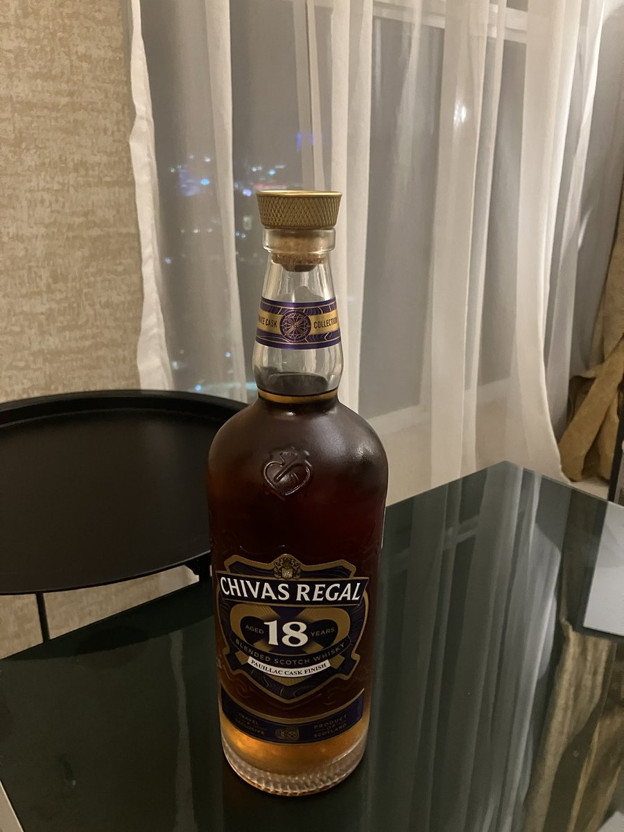 空港免税店でシーバスゲット🥃