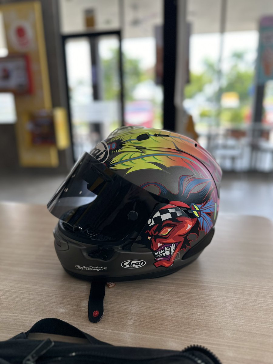 rococohh's tweet photo. ‼️HELP RT‼️WTS PRELOVED
ARAI RX7X RUSSELL GREY FROST
💰 9.500.000 (XL)
📌 VISOR bawaan ✅
📌 VISOR ARAI DARK (yg di pasang)
📌 bisa COD (cikarang/blok m skitarny)
📌 bisa NEGO tp jgn sadis 🙏🏻
📌 box, sarung juga ada
#wts #arai #helm #helmfullface #preloved #zonauang https://t.co/aZIfoAF0Ba