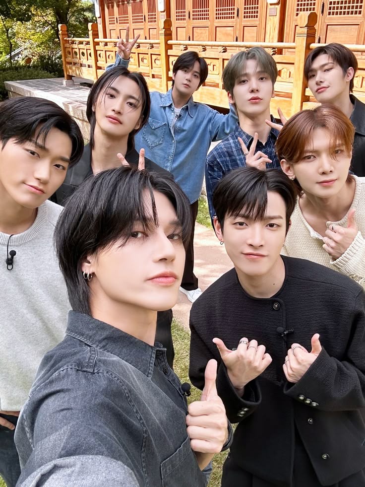 na3lla's tweet photo. ateez as indonesian food KARENA GUA LAPER 💔💔💔 a thread !! https://t.co/MkC08UPAbA