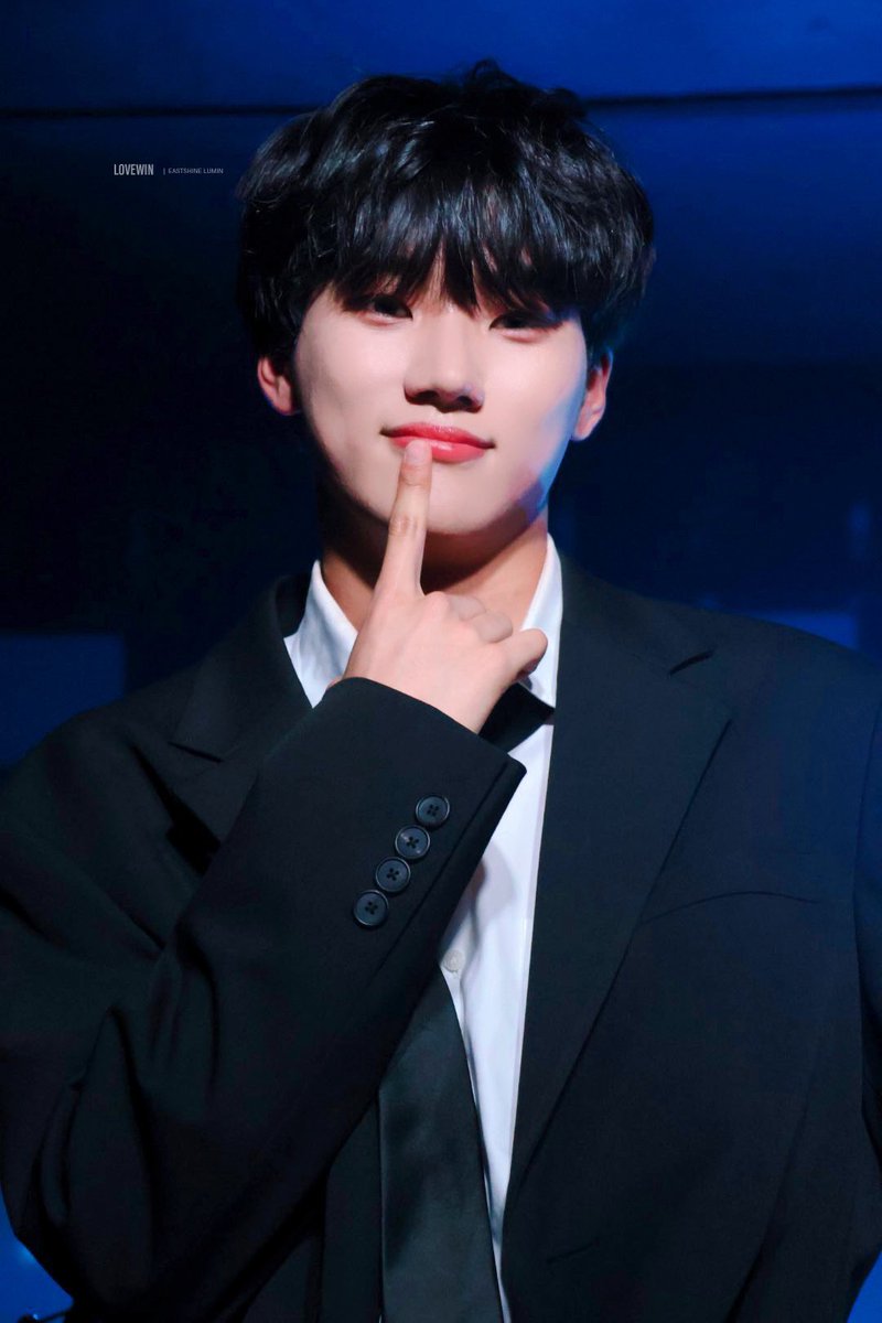 LOVEWIN_ES's tweet photo. 250420 아카짱 수민데스🩵
#이스트샤인 #루민 #EASTSHINE #LUMIN #ルミン https://t.co/C4qZb7E8Oz