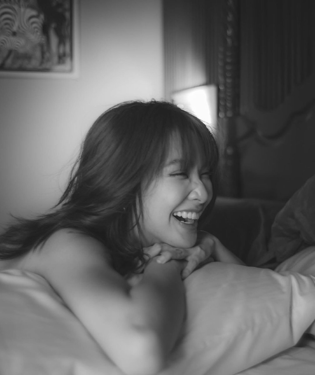freaky_gr's tweet photo. เอาจริงนะ เจ้านิ้งคือสเปคแซฟฟิคมากแม่ 😭 วัสดุแฟนสาว หน้านิ่งๆคือหล่อวัวตาย แต่พอยิ้มปุ๊บกลายเป็นพี่หม๋าทันที 
ละคือติงต๊อง ทะเล้นมาก เวลาว่างชอบเข้ายิม / อ่านนิยาย / เล่นเกม(ติด rov ชอบเล่นแครี่)

อยากให้ตึกเตยดันชีไปเล่น GL เต็มเรื่อง 🥹 เกสาวรอกรี๊ดอยู่ตรงนี้ https://t.co/e7fSefb5rE