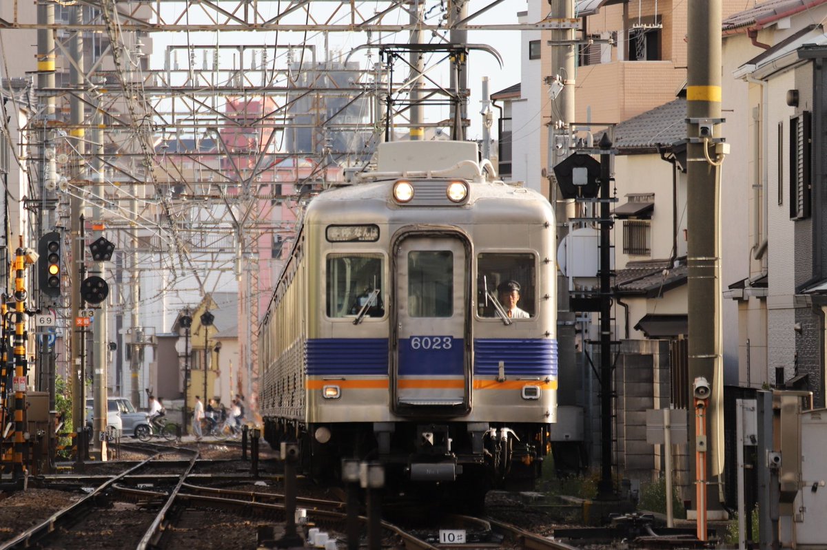 住吉東にて

泉北9300系も撮れました(*^^*)
今日は6300系,6500系そして6023Fもお銀も撮れたのでめちゃくちゃ満足しました！！

住宅地を通ってるのがどうも高野線らしいですよね
ちょっとそれを考えて撮ってみました

泉北高速鉄道が南海泉北線になり、新しい時代の南海高野線にも期待です✌️