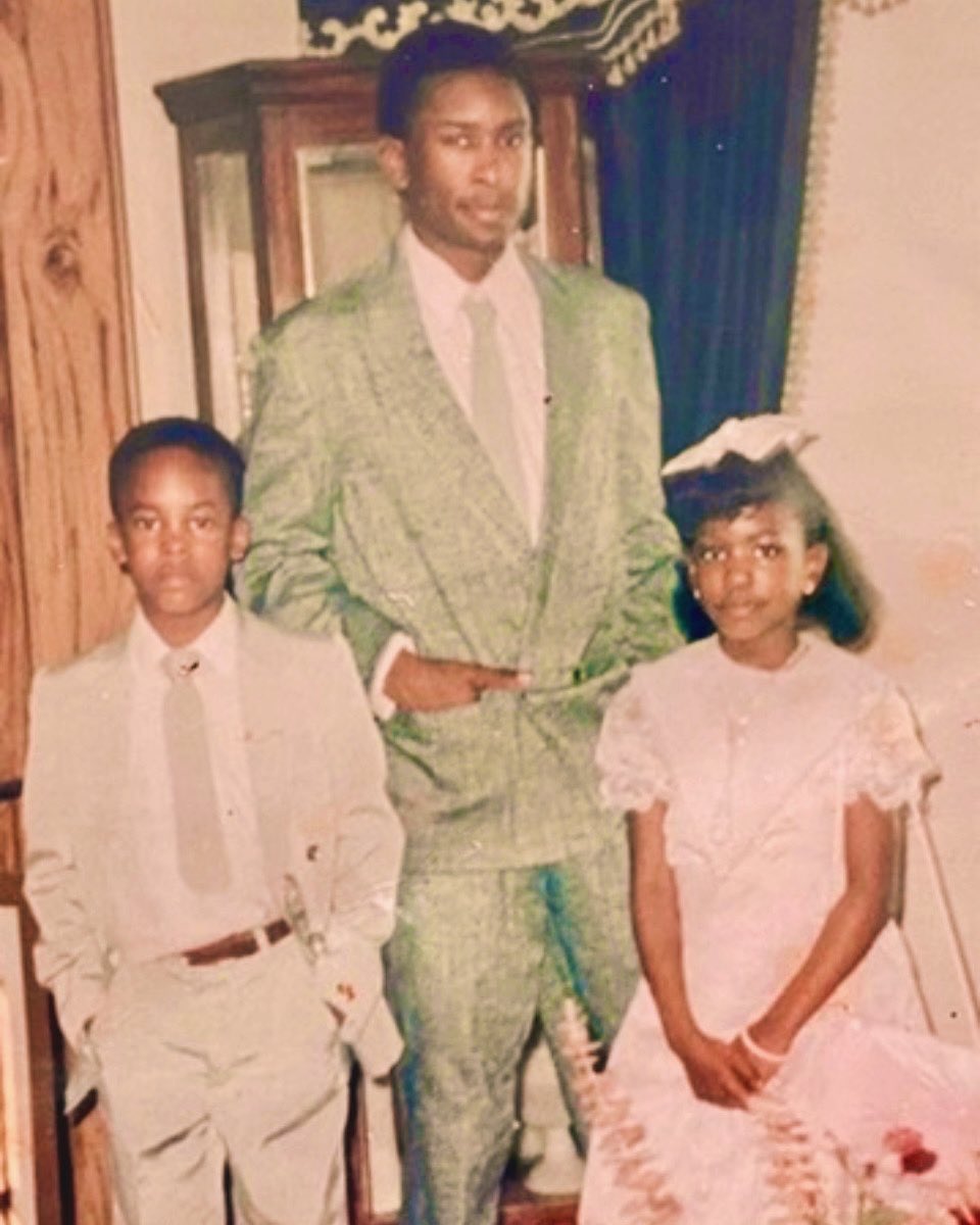 Back when my brothers and I were Easter Sharp!
Happy Easter, y’all 💕