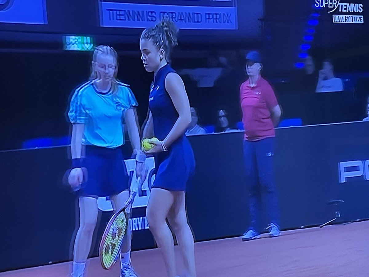 GibelliTiziana's tweet photo. E bene ho fatto a restare a casa 😊
Vedere #JasPaolini che fa 6 punti di fila e fa il break a #Sabalenka… #nonhaprezzo 🇮🇹❤️ https://t.co/zJnpAQIsWO