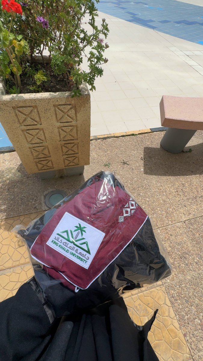 bluelllam's tweet photo. عباية التخرج✅
مناقشة مشروع التخرج⏳
حفل التخرج⏳
اخر فاينل🥹⏳
صارت اقرب من اي وقت مضى https://t.co/4MJ3235aRW
