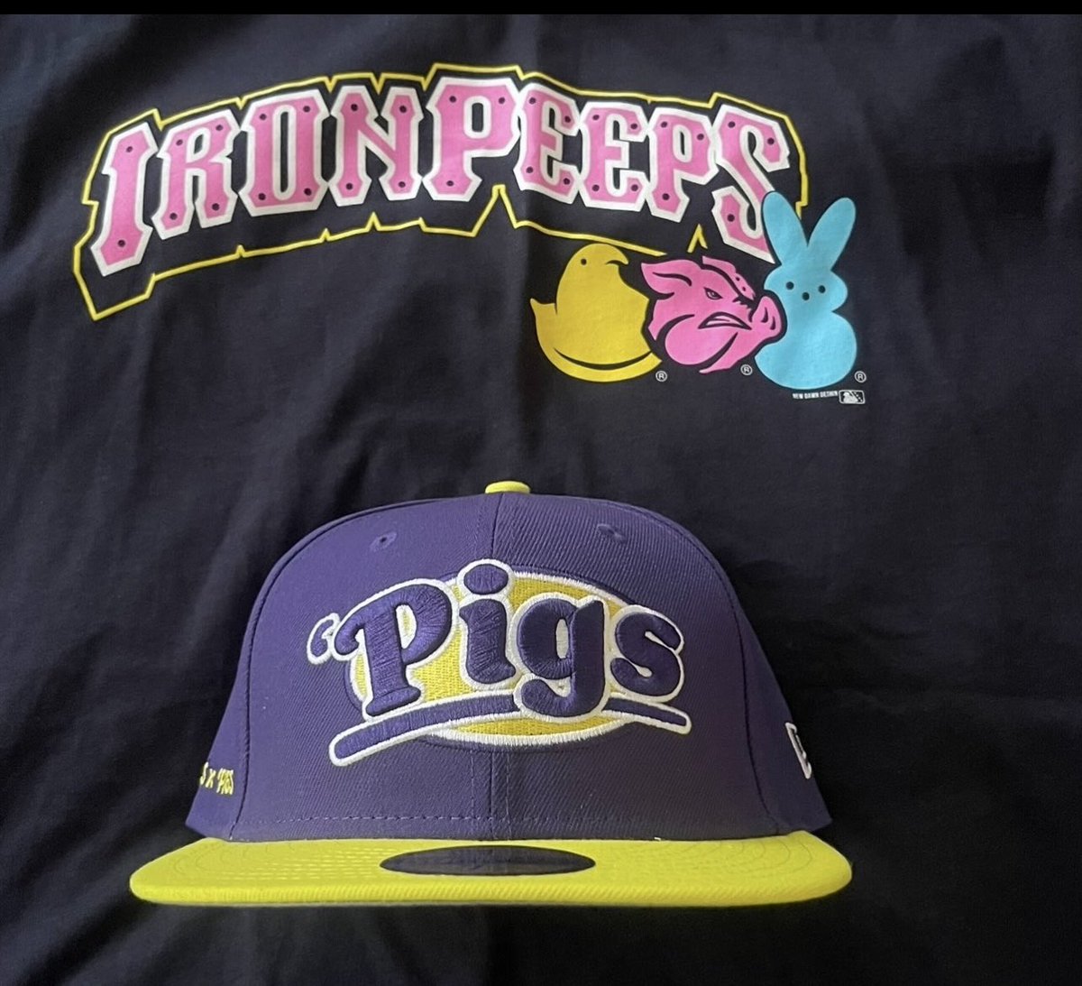 Hatter_up's tweet photo. Todays Easter Sunday Fit of the Day is the @ShopIronPigs @IronPigs #PEEPSxPIGS mash up #IronPeeps #Hat #Tee #Milb @PEEPSBrand #Pigs🐷  #EasterSunday @JustBornInc #PEEPSONALITY #PEEPS #Peepish #HatTwitter #HatoftheDay #FittedHatSociety #HatCollector https://t.co/gbDJOr8SpS