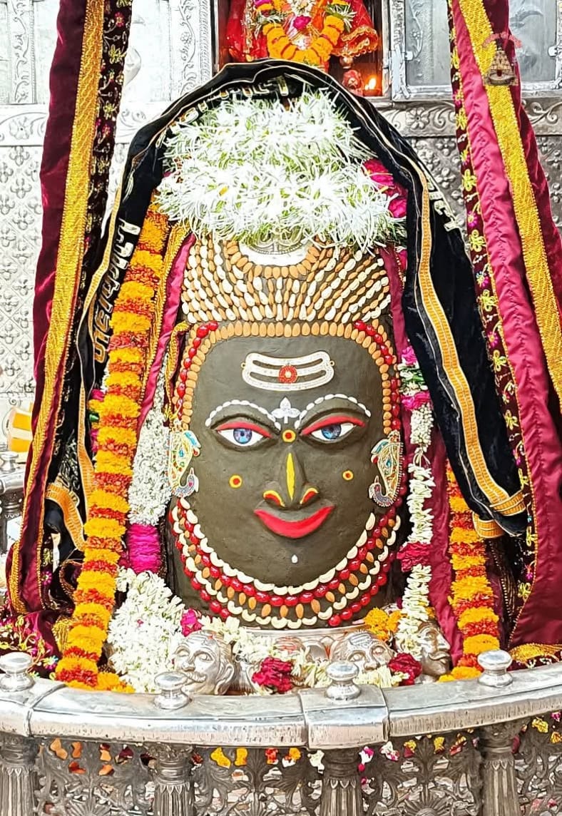 श्री महाकालेश्वर ज्योतिर्लिंग जी आज के संध्या आरती श्रृंगार दिव्य दर्शन 20.04.2025