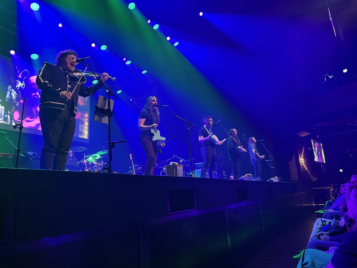 Soundtrack1976's tweet photo. Some pics of @bearmccreary 1st gig of the Themes Amd Variations Tour at the O2 Indigo on 18h April 2025. Told ya I was front row!
#O2Indigo
#BearMcCreary
#ThemesAndVariationsTour https://t.co/83hgQrZpZZ