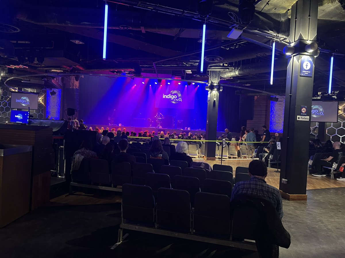 Soundtrack1976's tweet photo. Some pics of @bearmccreary 1st gig of the Themes Amd Variations Tour at the O2 Indigo on 18h April 2025. Told ya I was front row!
#O2Indigo
#BearMcCreary
#ThemesAndVariationsTour https://t.co/83hgQrZpZZ