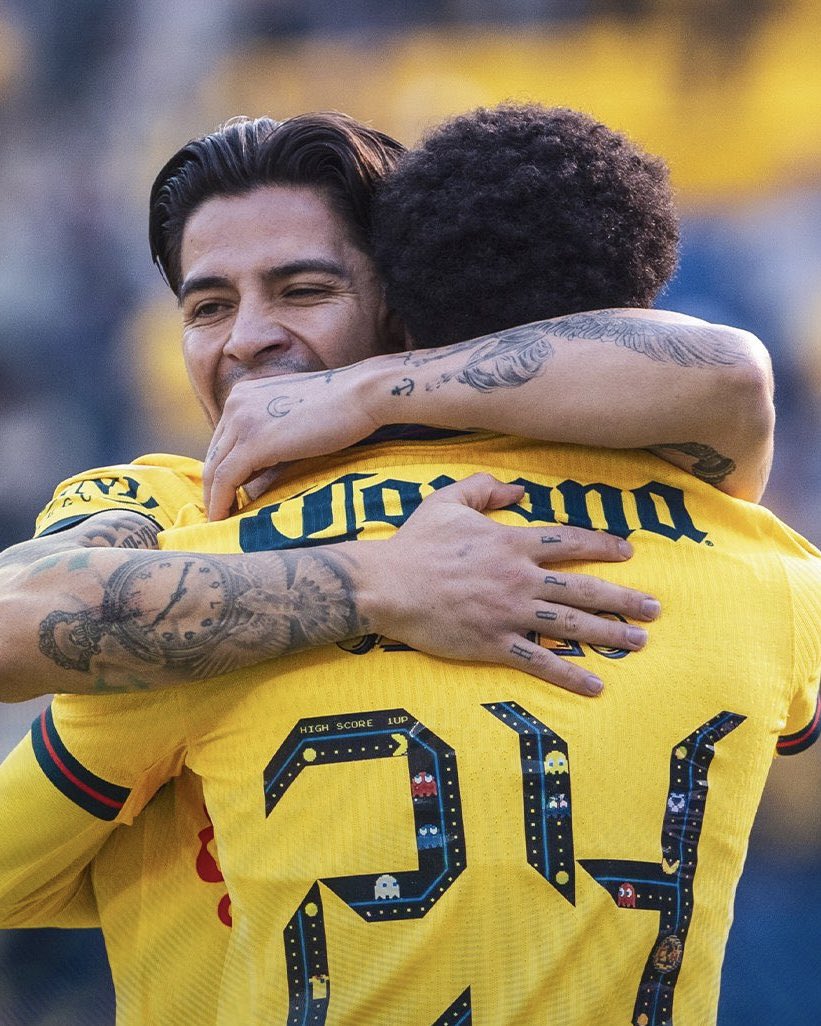 classicshirts's tweet photo. Club América x Pac-Man 🎮 

That print 😮‍💨 https://t.co/TfWuwahRuf