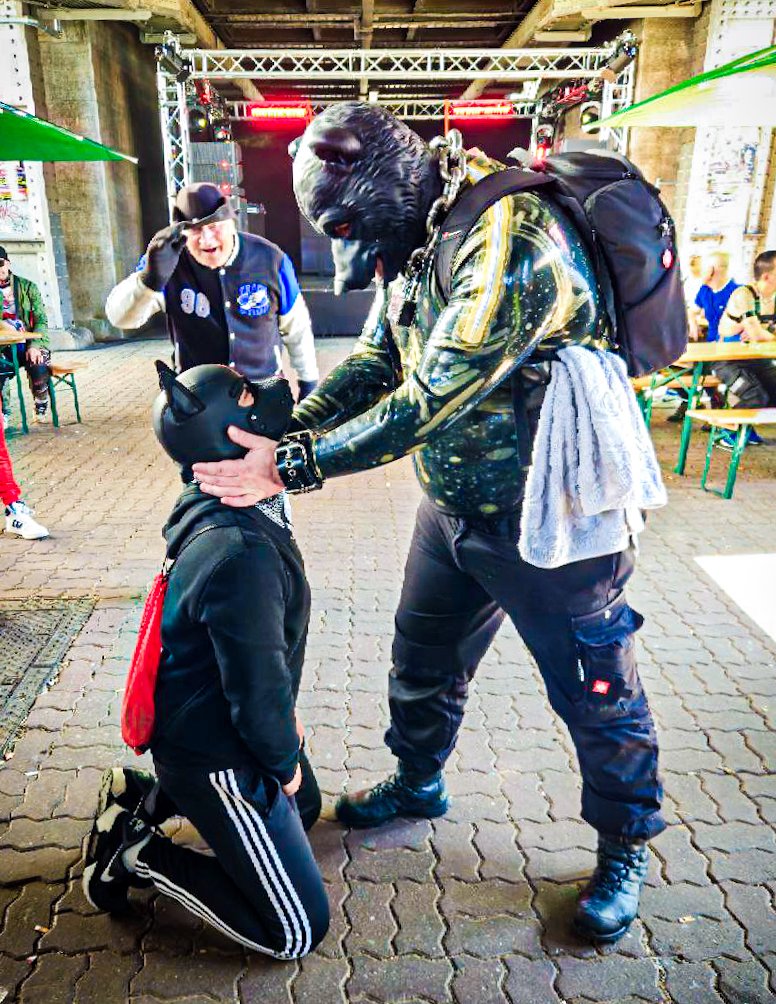 Found <a href="/MaskedBiker/">MaskedBiker 🏳️‍🌈</a>.
A good boy