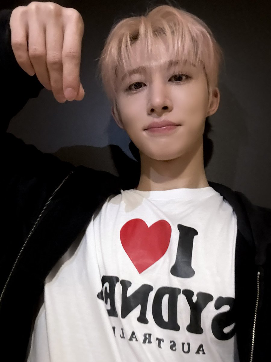 BI_131official's tweet photo. #Bcut
호주에서의 첫 공연! 시드니 🆔들 반갑게 맞이해줘서 너무 고마워요🫶
다음에 또 만나요!💛
Thank you! See you next time💛
#BI #비아이 #131LABEL https://t.co/XMvM6xv2Es