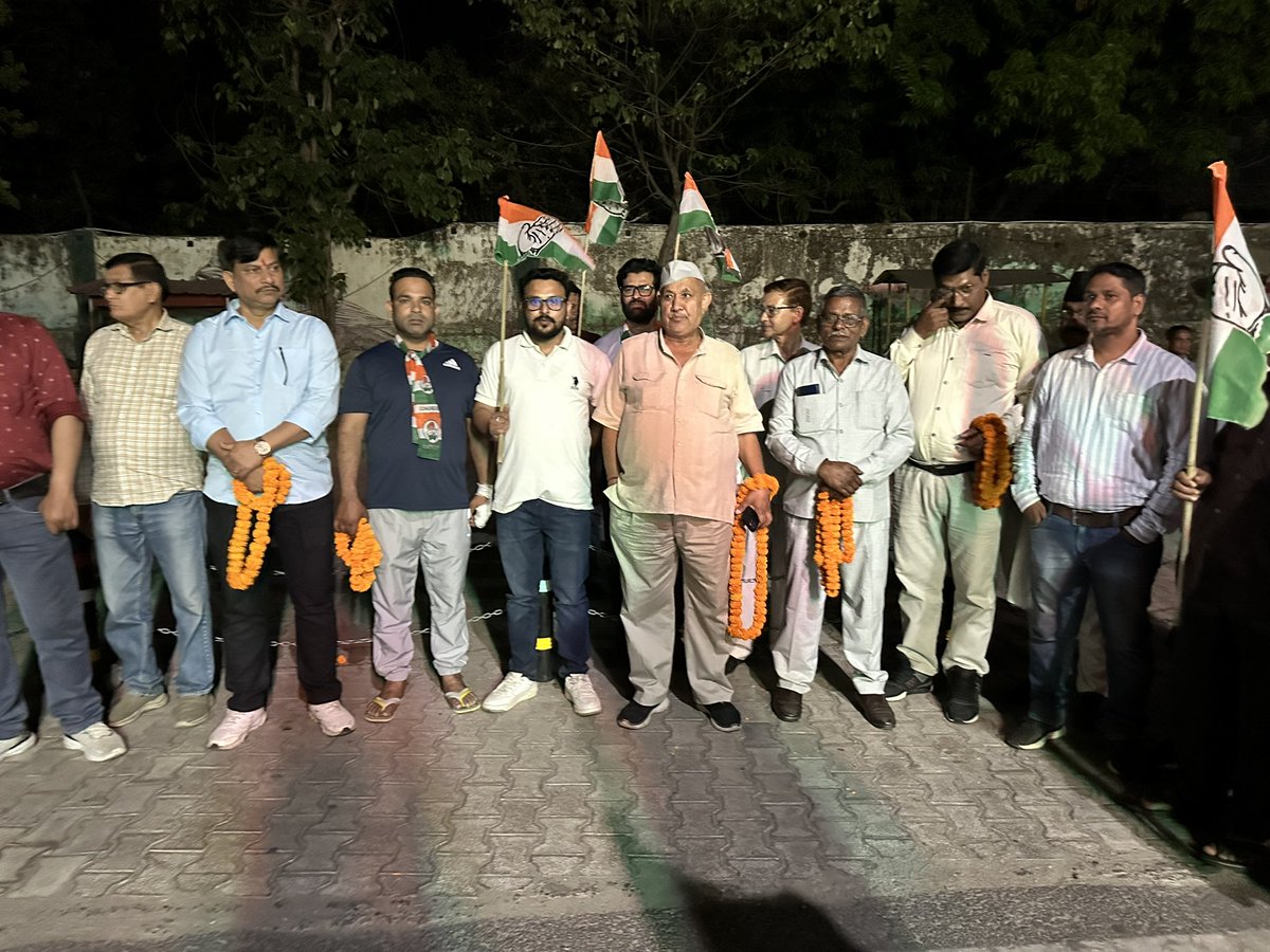 FaizulHaqueAdv's tweet photo. आज रामनगर विधानसभा मे पहुँचे अमेठी के सांसद माननीय #के_एल_शर्मा जी उत्तराखंड प्रदेश कांग्रेस कमेटी के ऊर्जावान अध्यक्ष माननीय Karan Mahara जी, उत्तराखंड कांग्रेस के सह प्रभारी श्री सुरेन्द्र शर्मा जी व उपनेता प्रतीपक्ष विधायक खटीमा बड़े  भाई श्री Bhuwan Kapri ji https://t.co/ijcGOQDk49