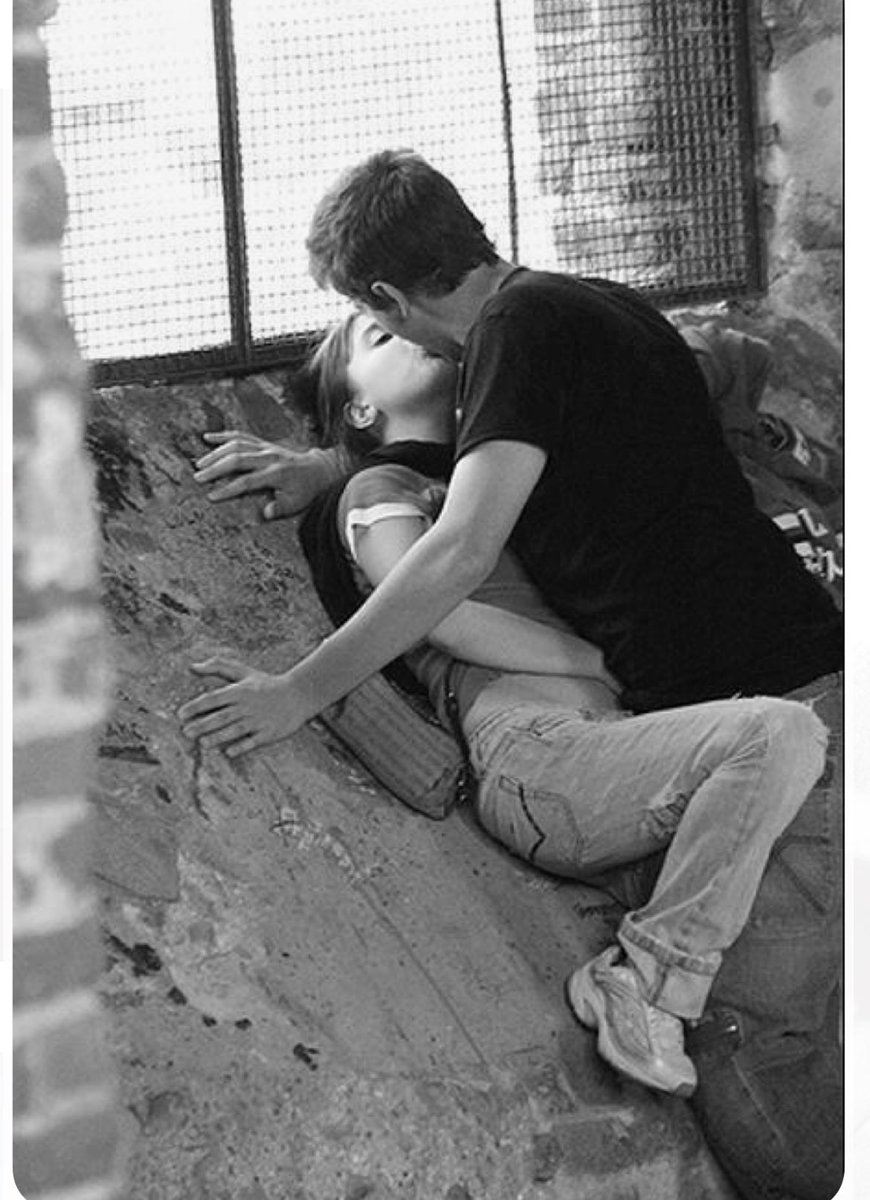 يكفينِي أن مَكانتي عند نفسي فِي عُلو دائِم ، ولا أنتظِر من أحد أن يُقيمنِي أو يقِيم ذاتي .

-الناس يقيمونك حسب نظرتهم لك و ما بداخلهم من حب او كره لك .