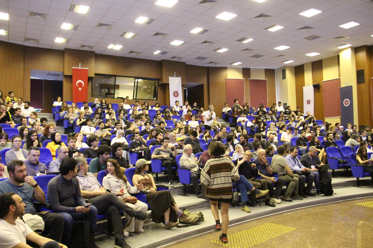 Quantum Iztech tweet media