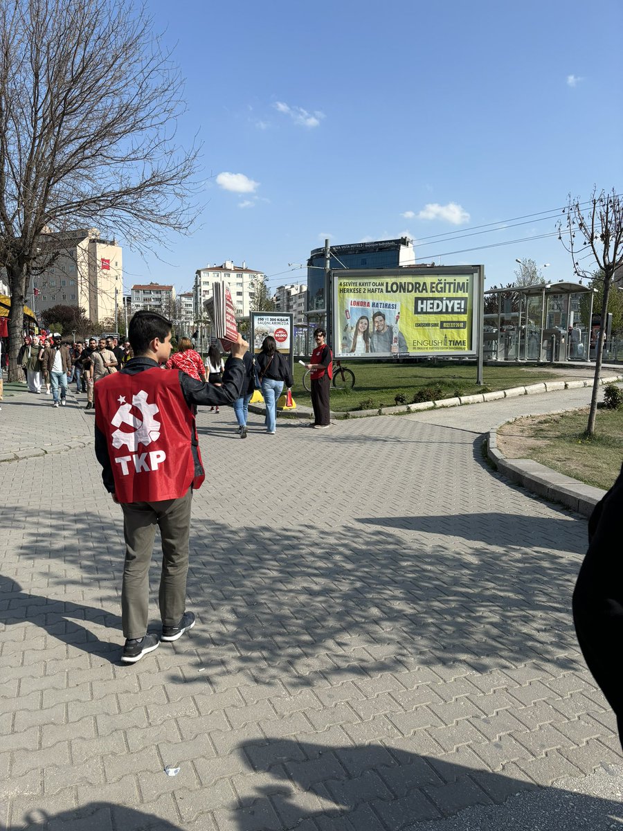 Bugün Espark önünde "Hayırlı İşler TÜSİAD" başlıklı bildirilerimizi dağıttık. 

Hep kazandınız. Çok kazandınız. Arsızlık bu TÜSİAD. Emin olun buna dur diyeceğiz.