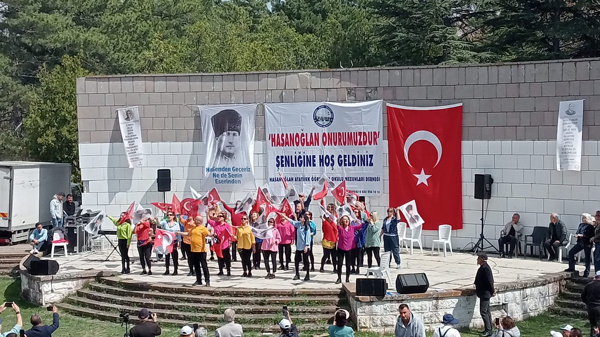 Hasanoglann's tweet photo. Köy Enstitülerinin 85. kuruluş yılı, "Hasanoğlan Onurumuzdur" şenliğinde Hasanoğlan Açık Hava Tiyatrosu'nda coşkuyla kutlandı. https://t.co/bgsnDGIhxg