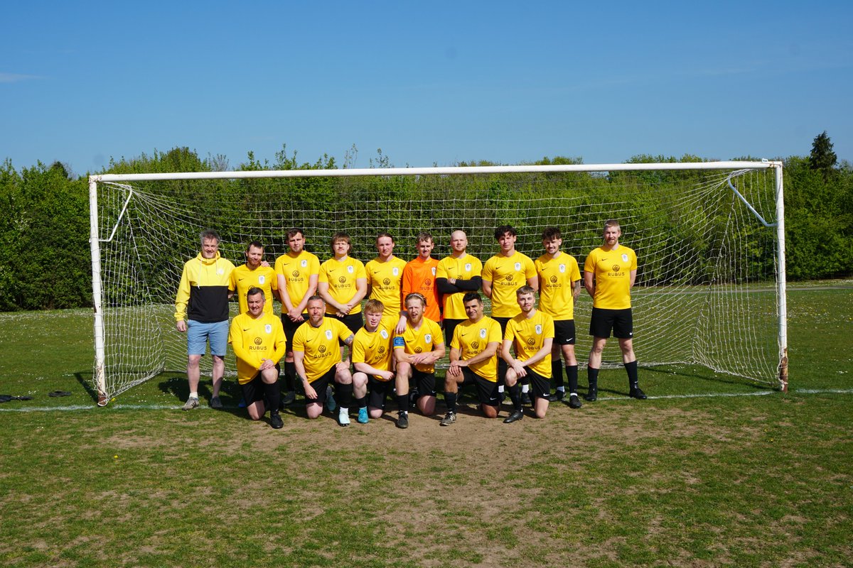 Last game in the gold kit so best get a team photo