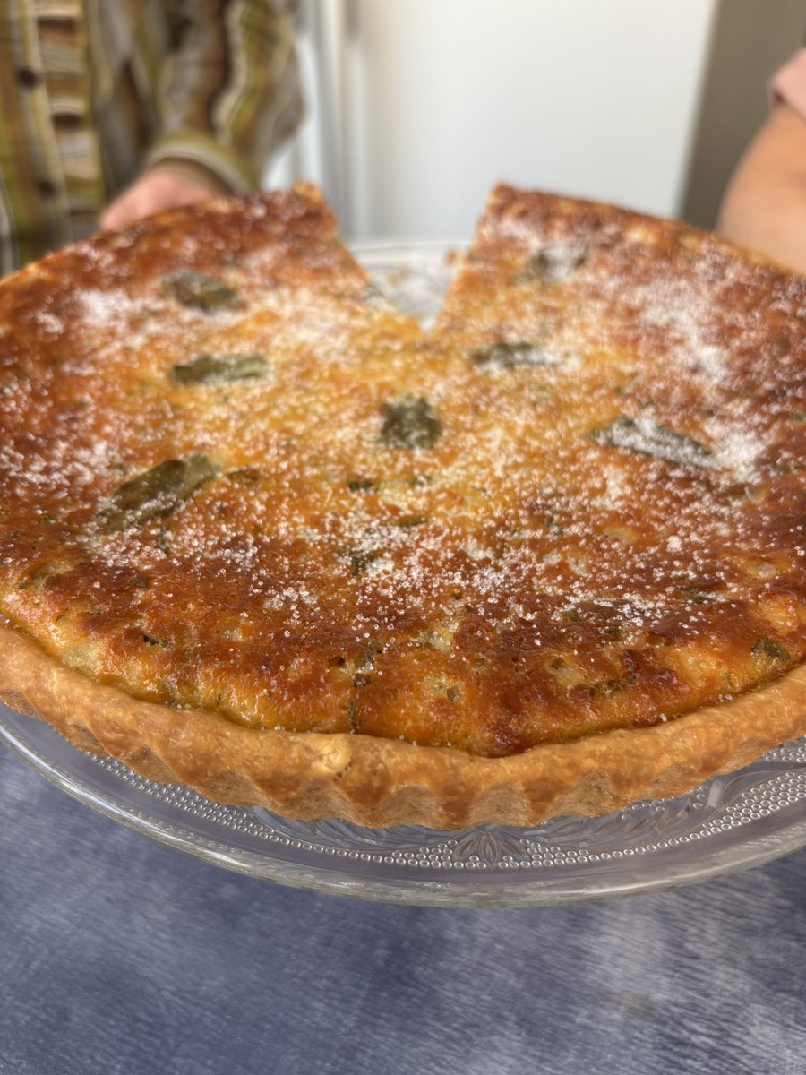 MiguelCarranz10's tweet photo. Fent pasqua illenca, #cuinat de la güela, panada de la güela i #flaó de la güela 😋 https://t.co/NiHSjxgOMj